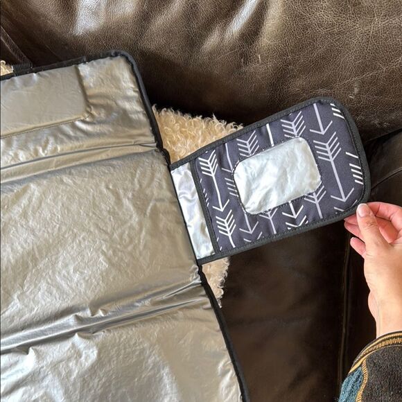 Baby changing fold up portable mat - Picture 4 of 5